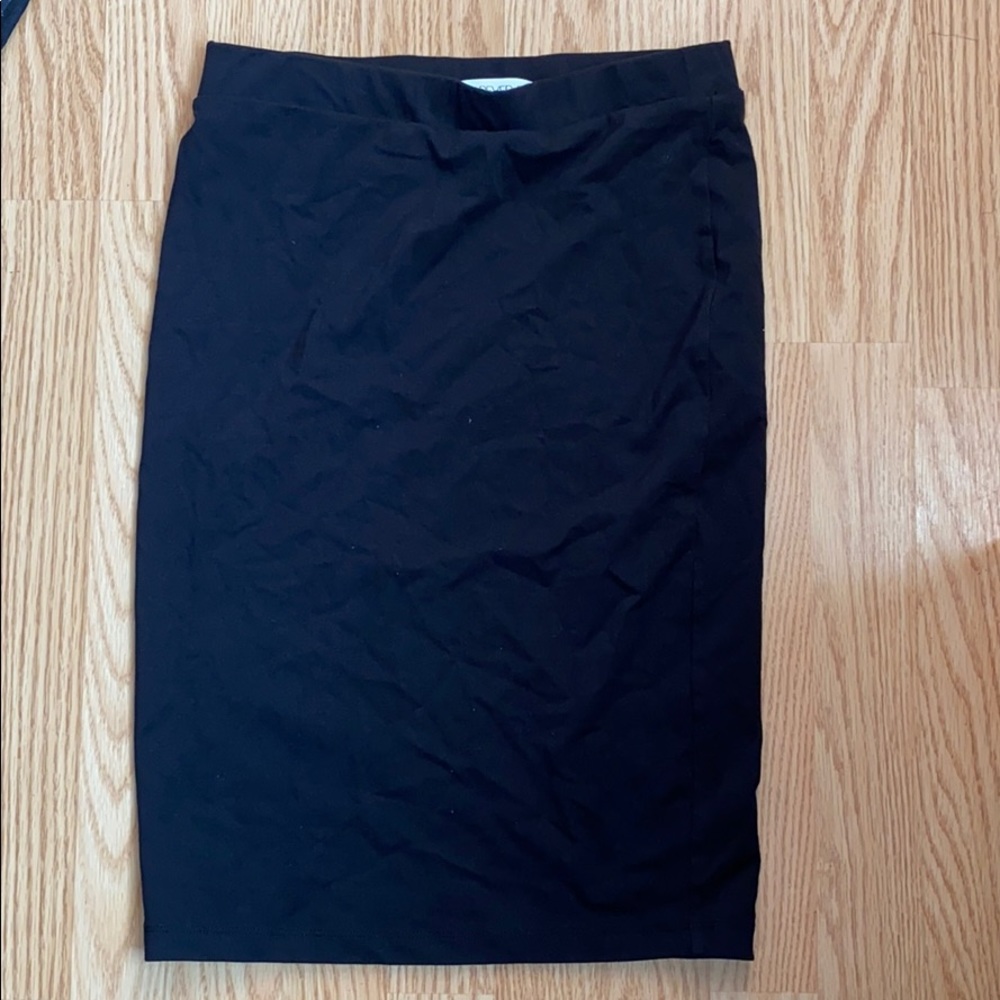 Black pencil skirt
